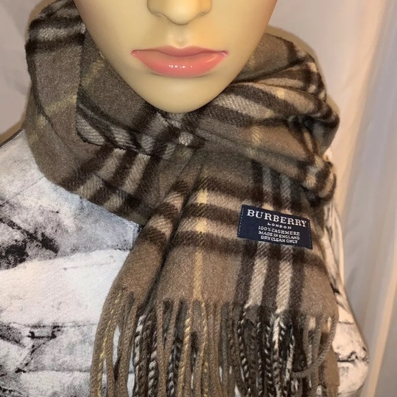 authwntic BURBERRY beige plaid CASHMERE scarf $490 - Picture 3 of 8